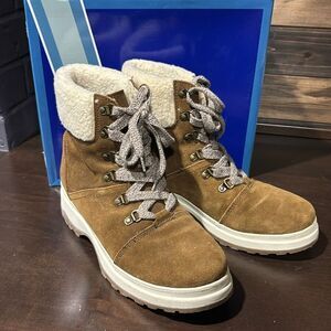 White Mountain Bravo Mid Brown Faux Fur and Leather Boots w/Box Size 10